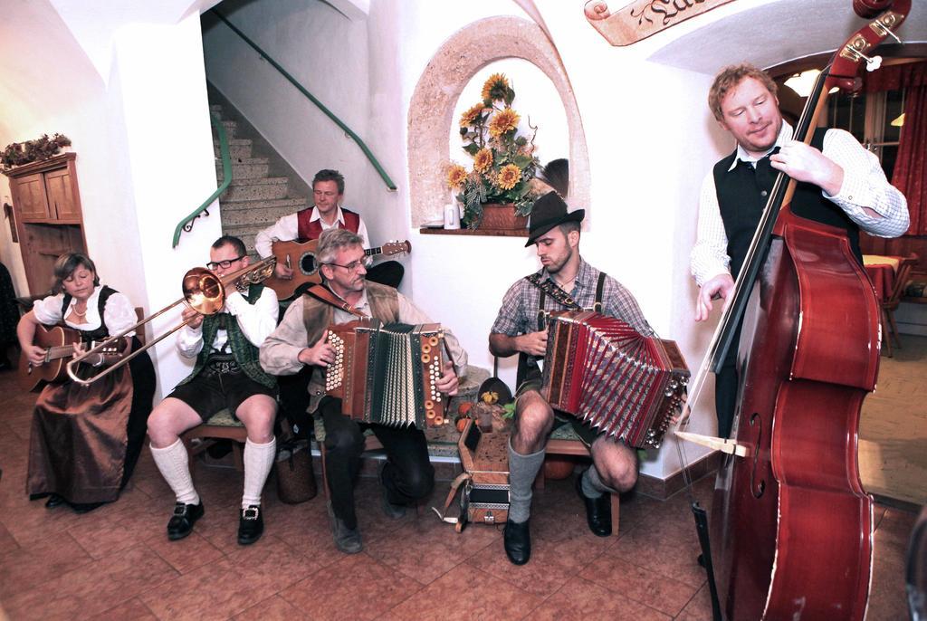 Hotel - Wirts'Haus "Zum Schweizer" ローファー エクステリア 写真