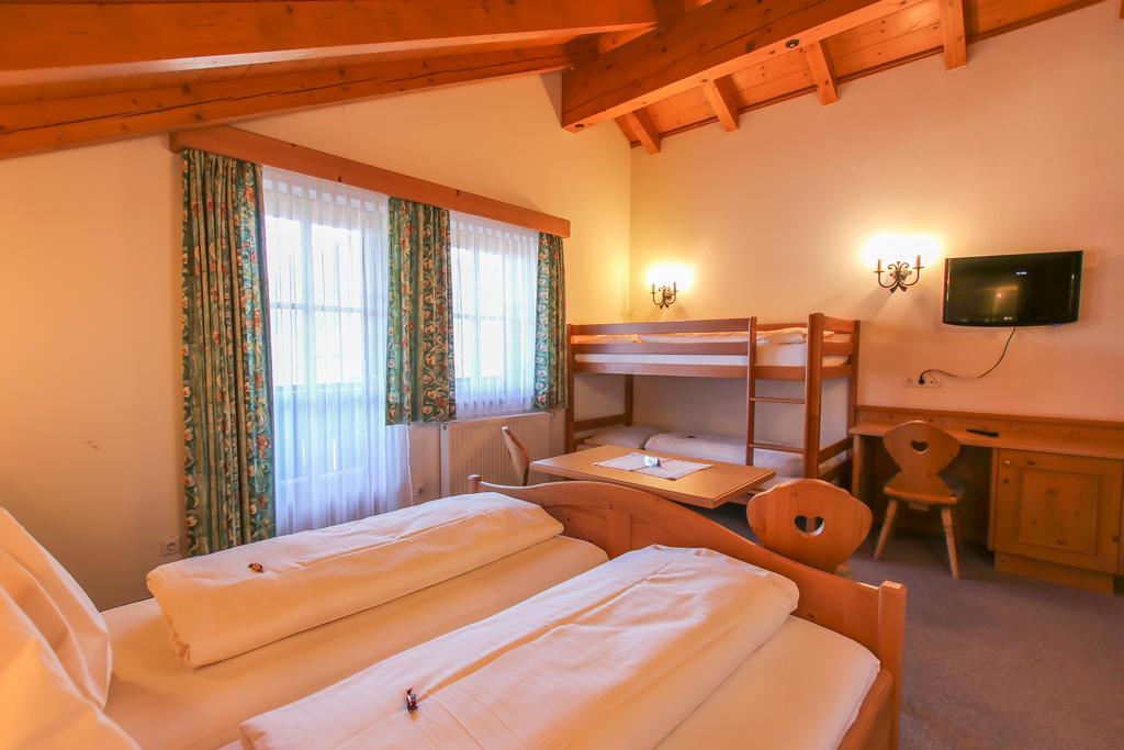 Hotel - Wirts'Haus "Zum Schweizer" ローファー エクステリア 写真