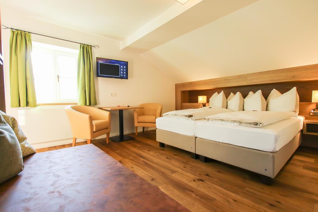 Hotel - Wirts'Haus "Zum Schweizer" ローファー エクステリア 写真